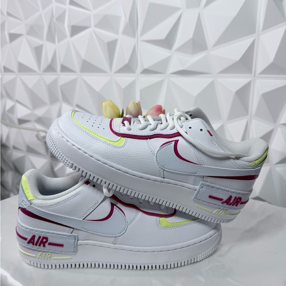 Nike Shoes - 🎀Nike White Sneakers with Pink Accents
